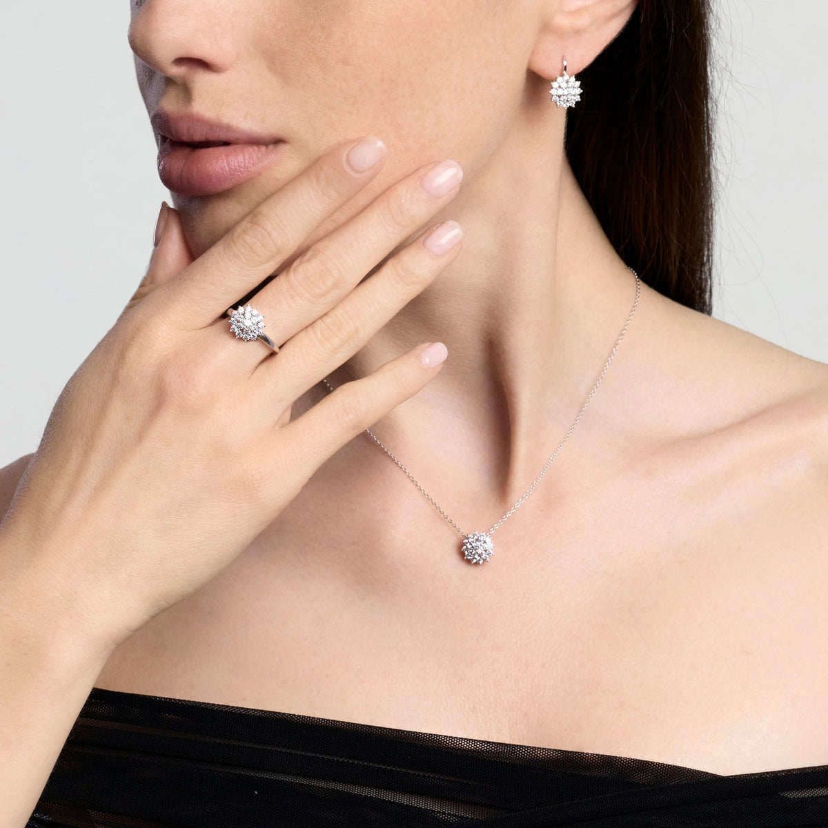 Girocollo Mabina Sirio in Lega di Bronzo e Argento con Ciondolo di Zirconi - vista 3