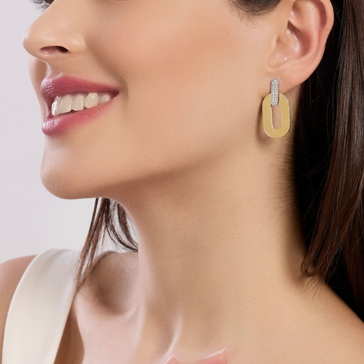 Orecchini Kidult Style Acciaio Bicolore Pendenti Allungati con Cristalli - vista 3