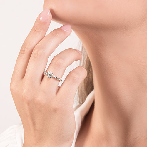 Anello Mirco Visconti Oro 18kt e Diamanti 0,33ct indossato