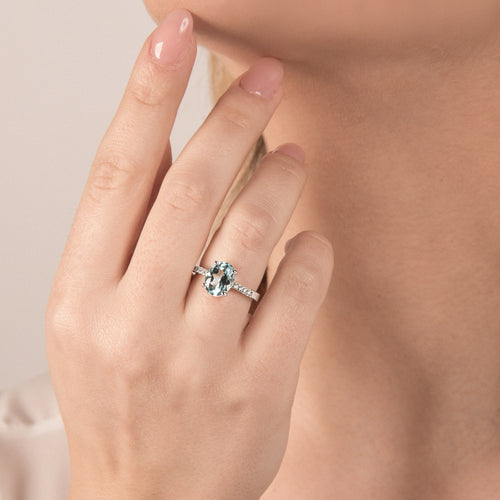 Anello Mirco Visconti Oro 18kt Acquamarina e Diamanti indossato