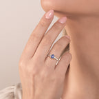 Anello Mirco Visconti Oro Bianco 18kt Diamanti e Zaffiri indossato