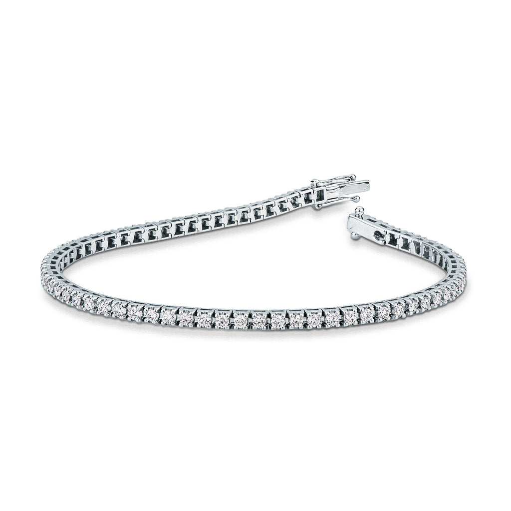 Bracciale tennis Mirco Visconti in oro bianco 18kt con diamanti 2,12 ct a griffe quadra, chiusura a scatola aperta, su fondo bianco