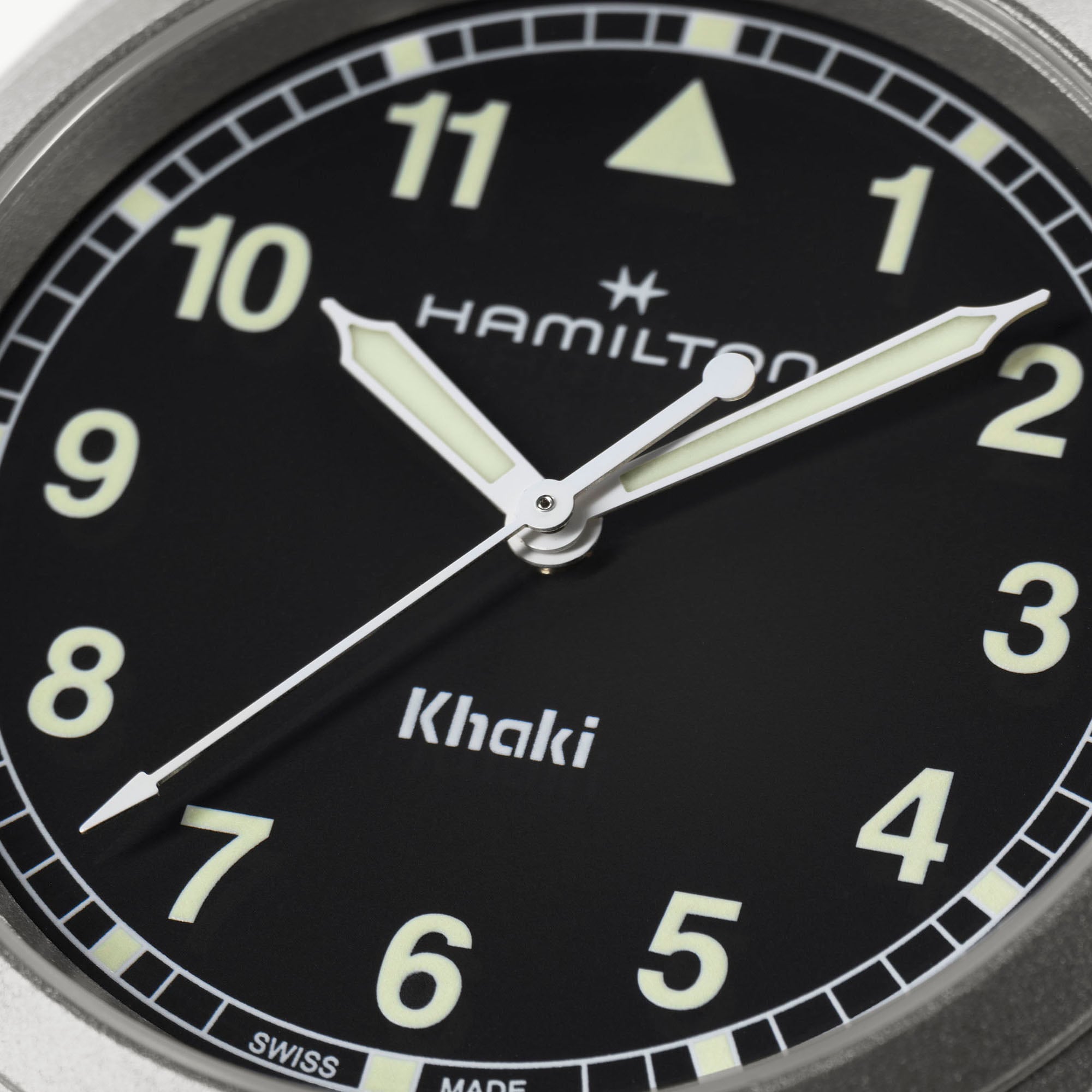 Orologio Hamilton Khaki Field Quartz 38mm Acciaio Nero - dettaglio quadrante